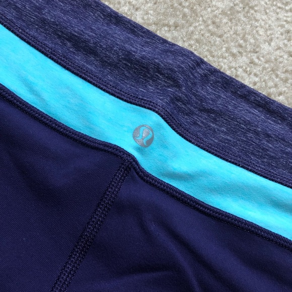 SOLD Lululemon reversible shorts - Picture 4 of 7
